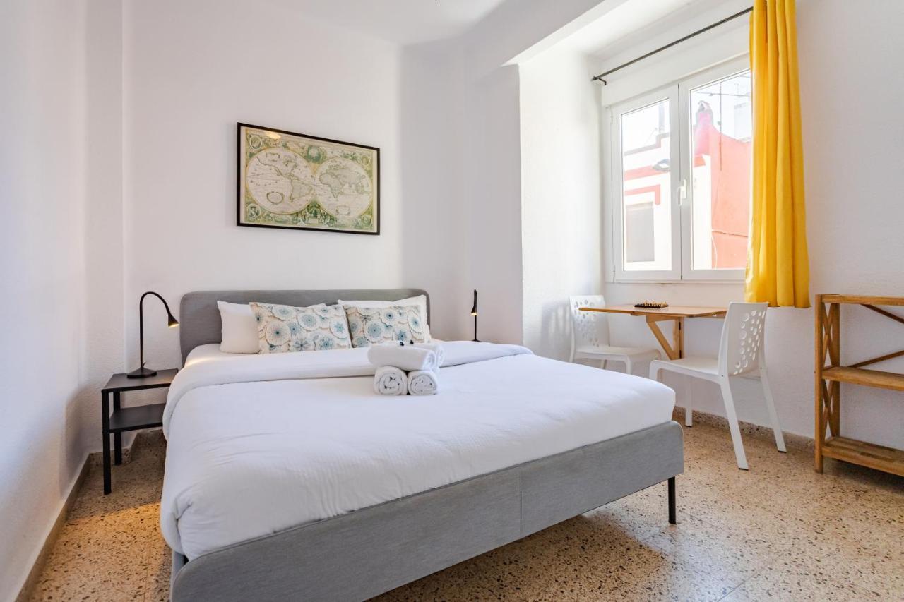 Hostal El Perello, Valencia ภายนอก รูปภาพ