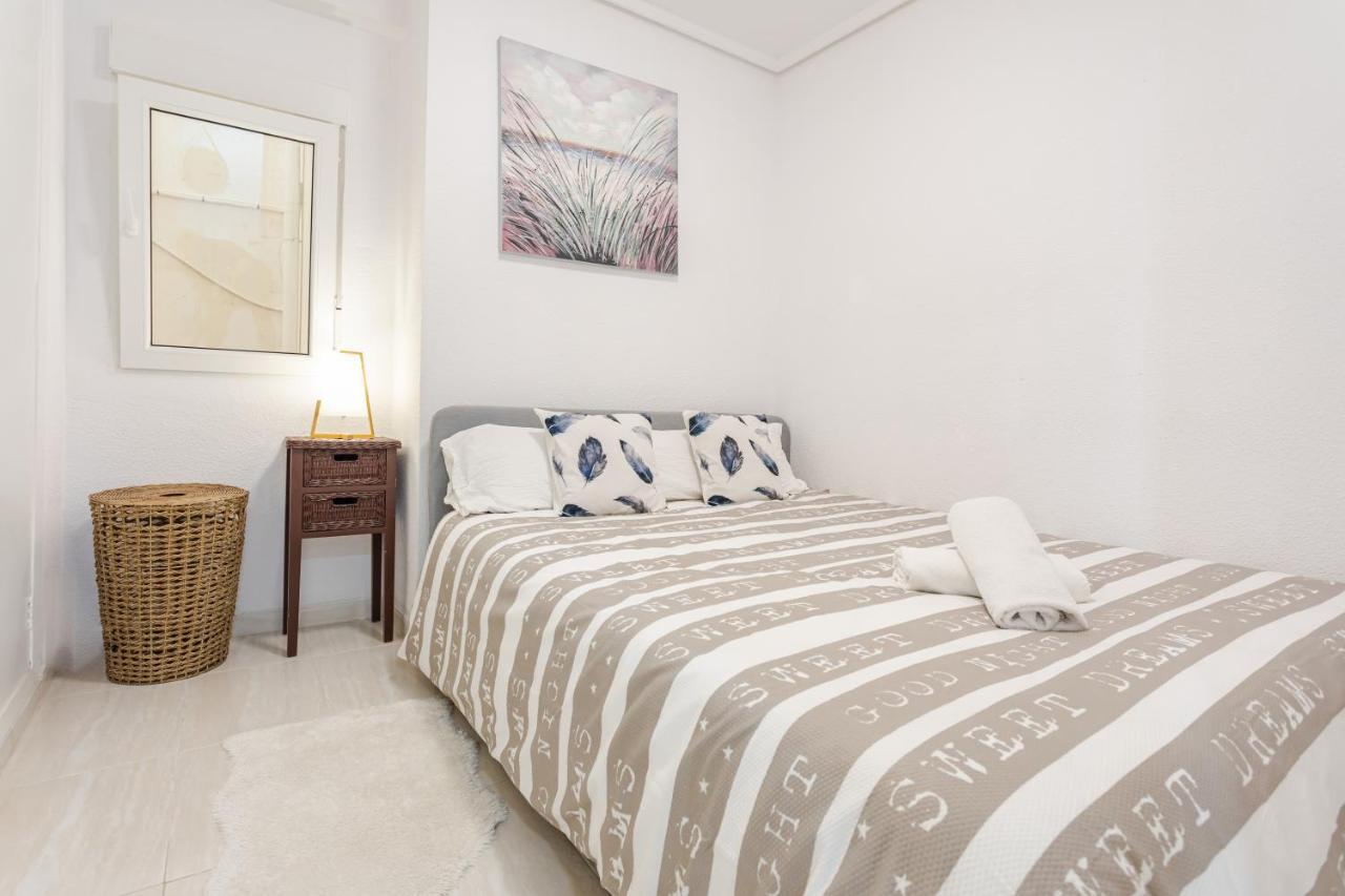 Hostal El Perello, Valencia ภายนอก รูปภาพ